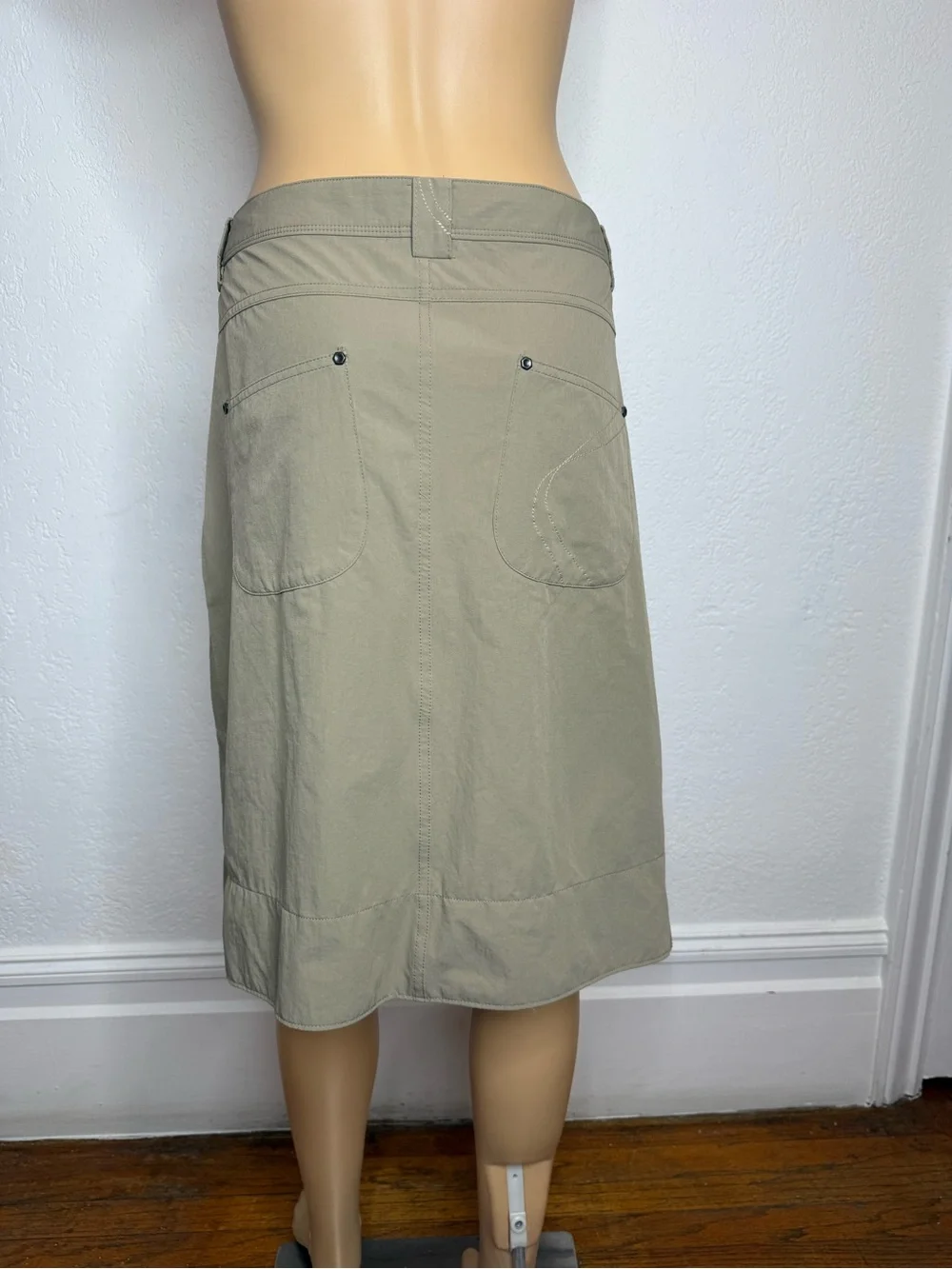 🆕MOUNTAIN HARDWEAR G La Strada Ruched Adventure Skirt Hiking Zip Pockets Size 12 - Picture 2 of 11